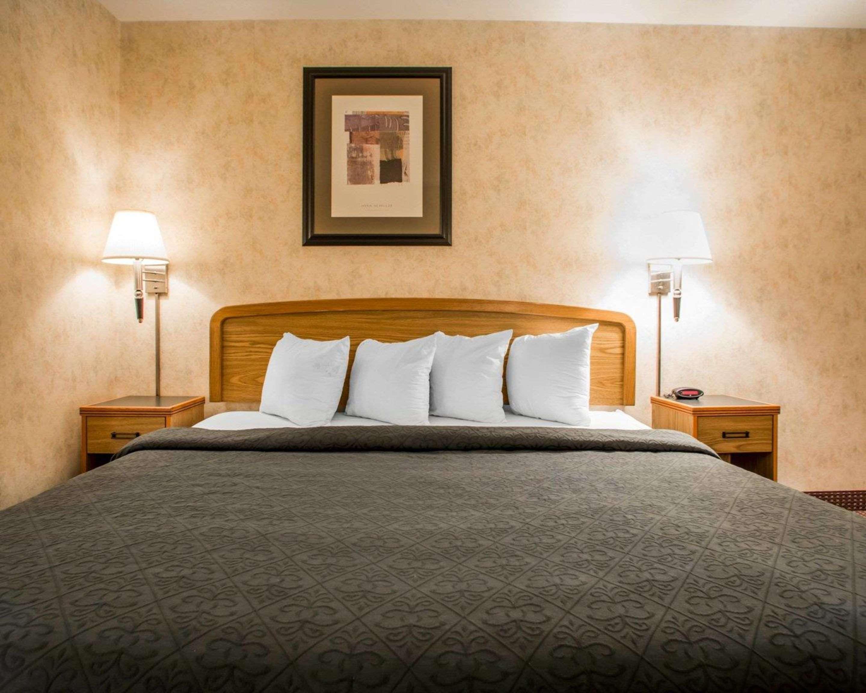 Quality Inn & Suites South-Obetz Bagian luar foto