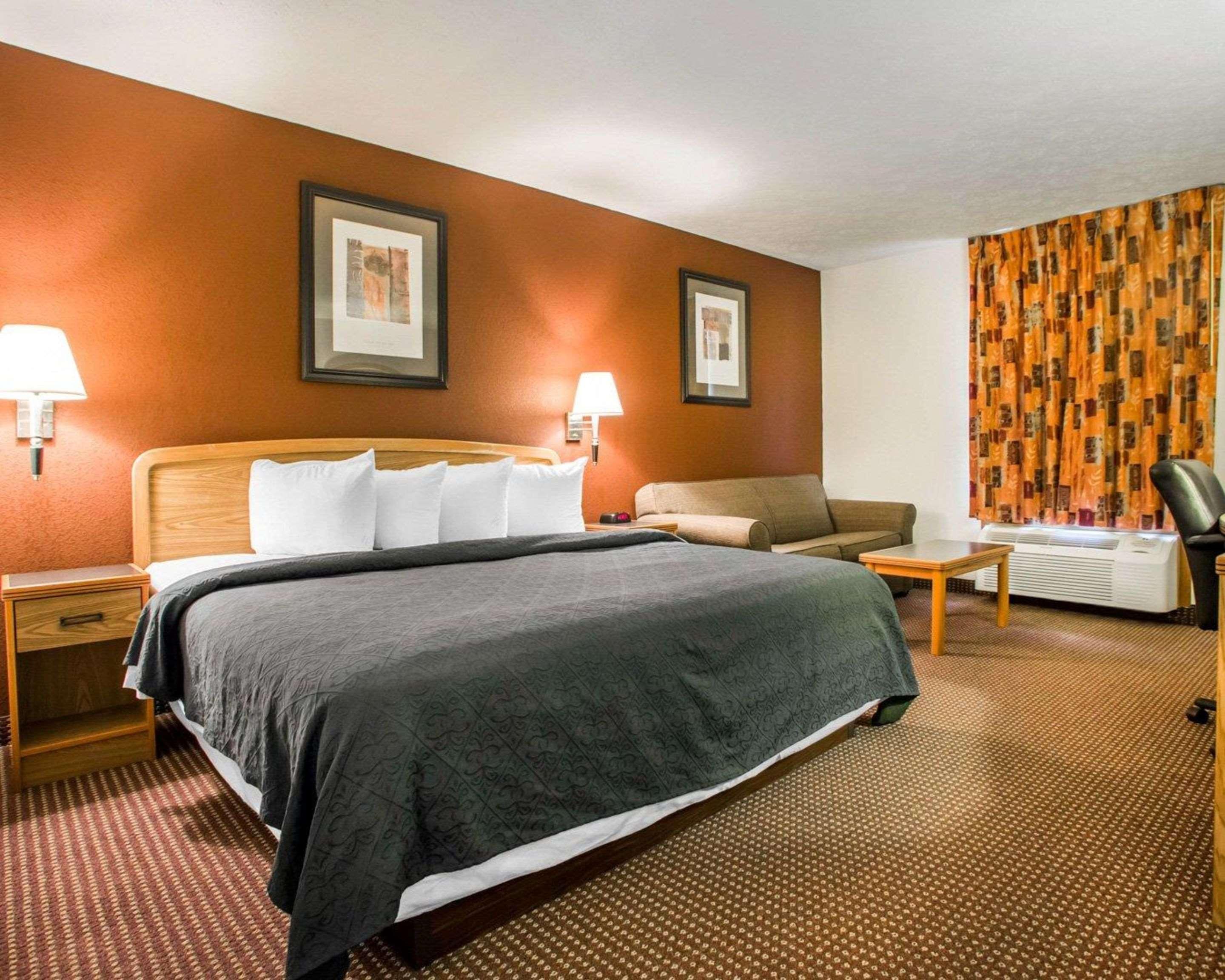 Quality Inn & Suites South-Obetz Bagian luar foto