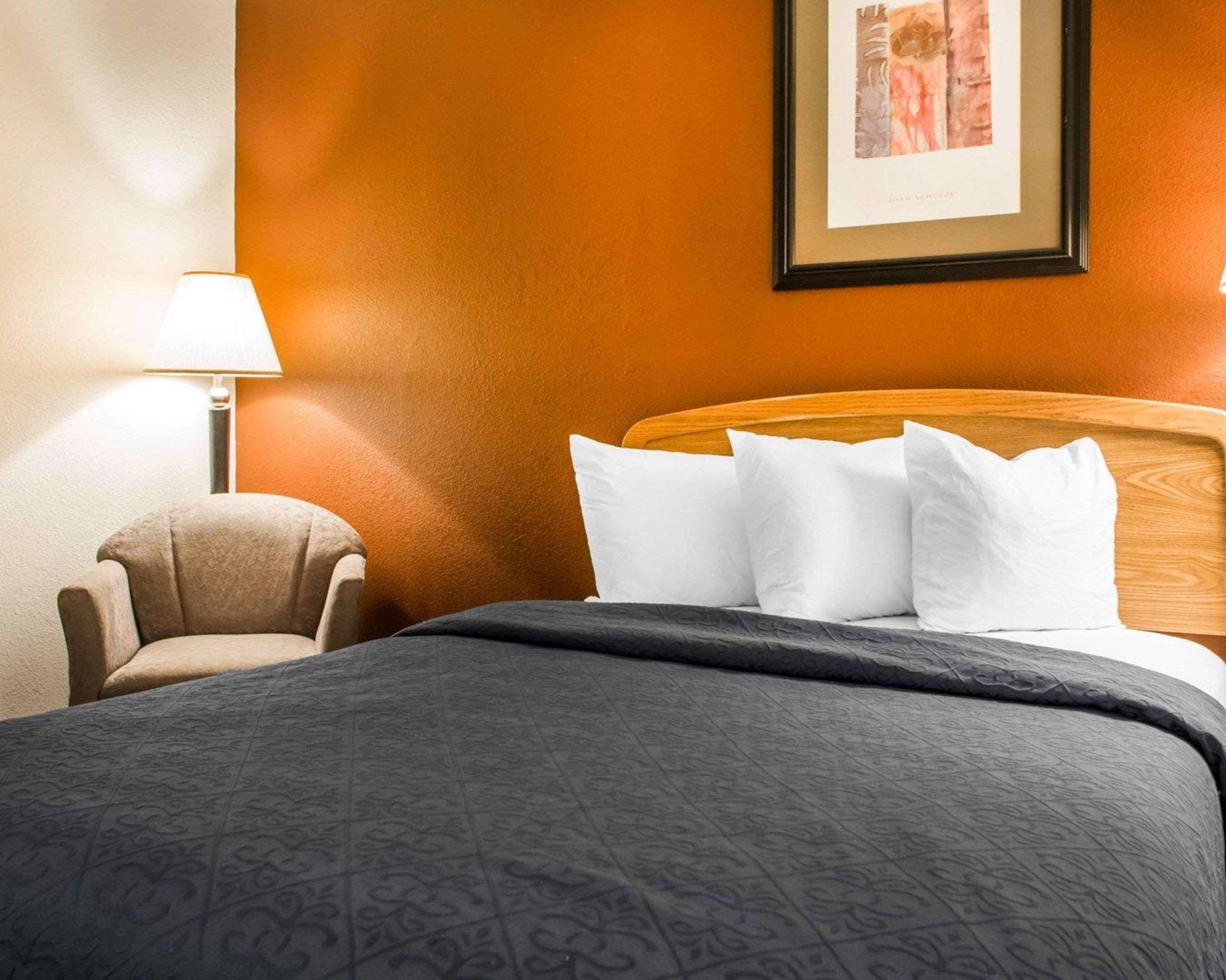 Quality Inn & Suites South-Obetz Bagian luar foto