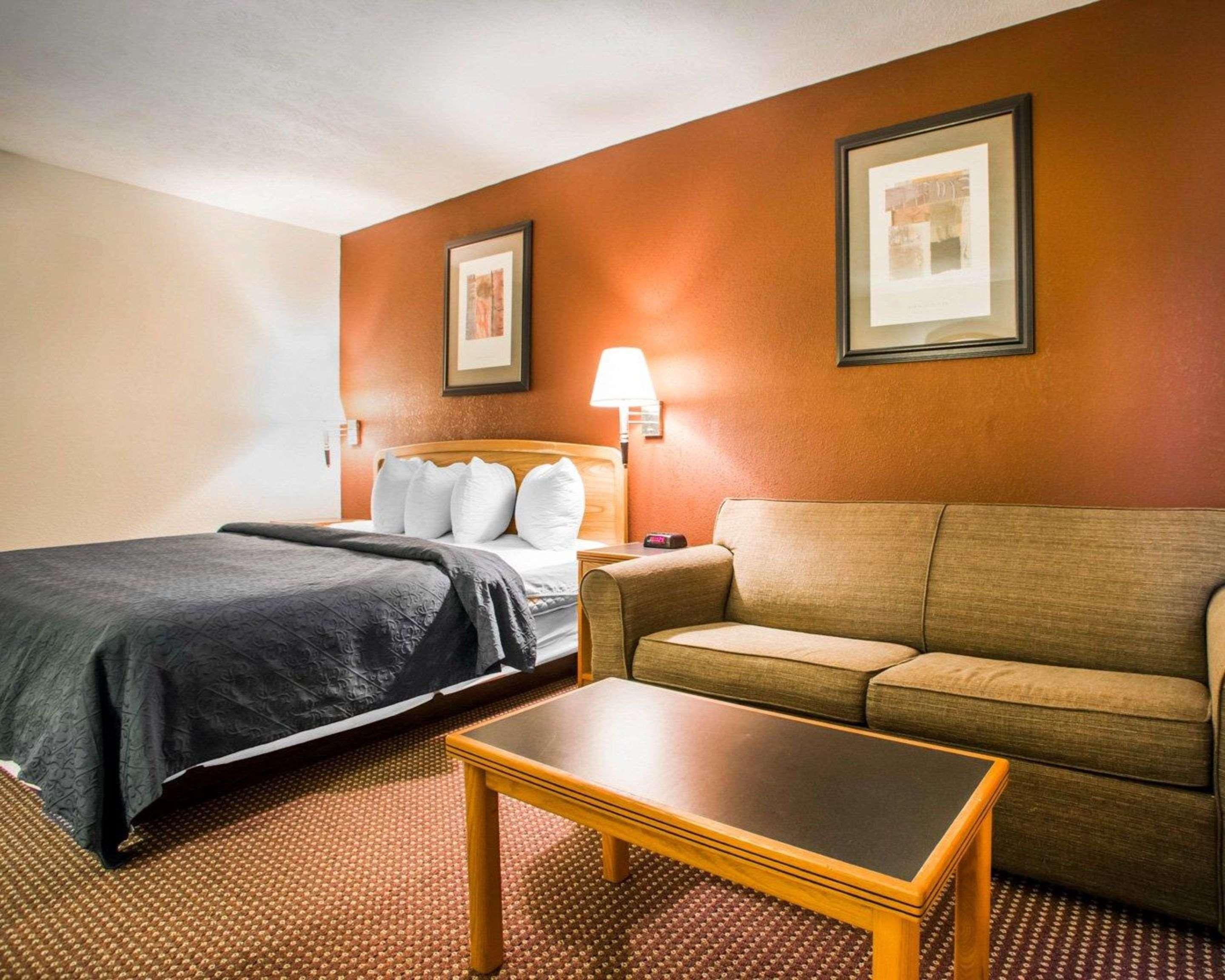 Quality Inn & Suites South-Obetz Bagian luar foto
