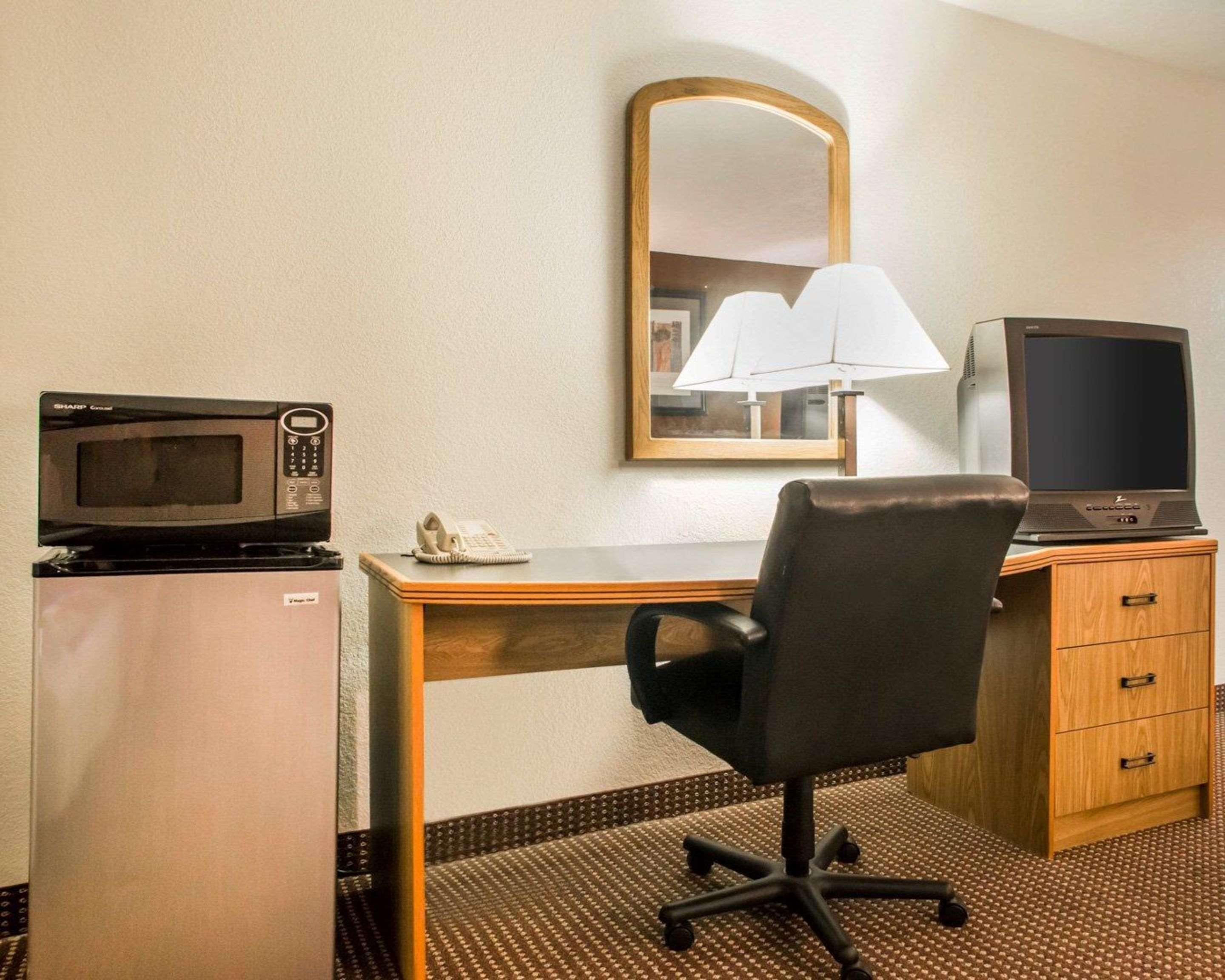 Quality Inn & Suites South-Obetz Bagian luar foto