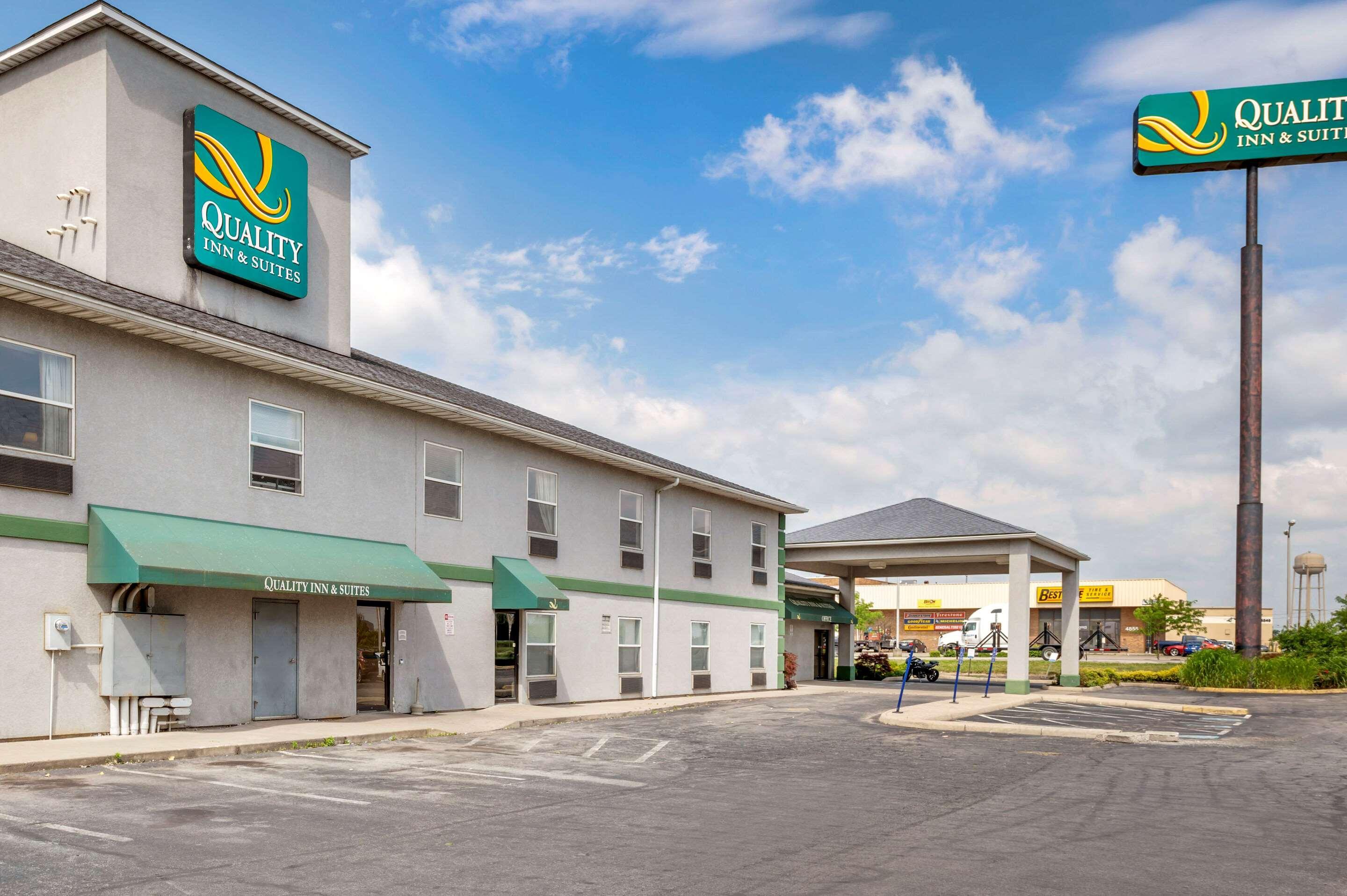Quality Inn & Suites South-Obetz Bagian luar foto