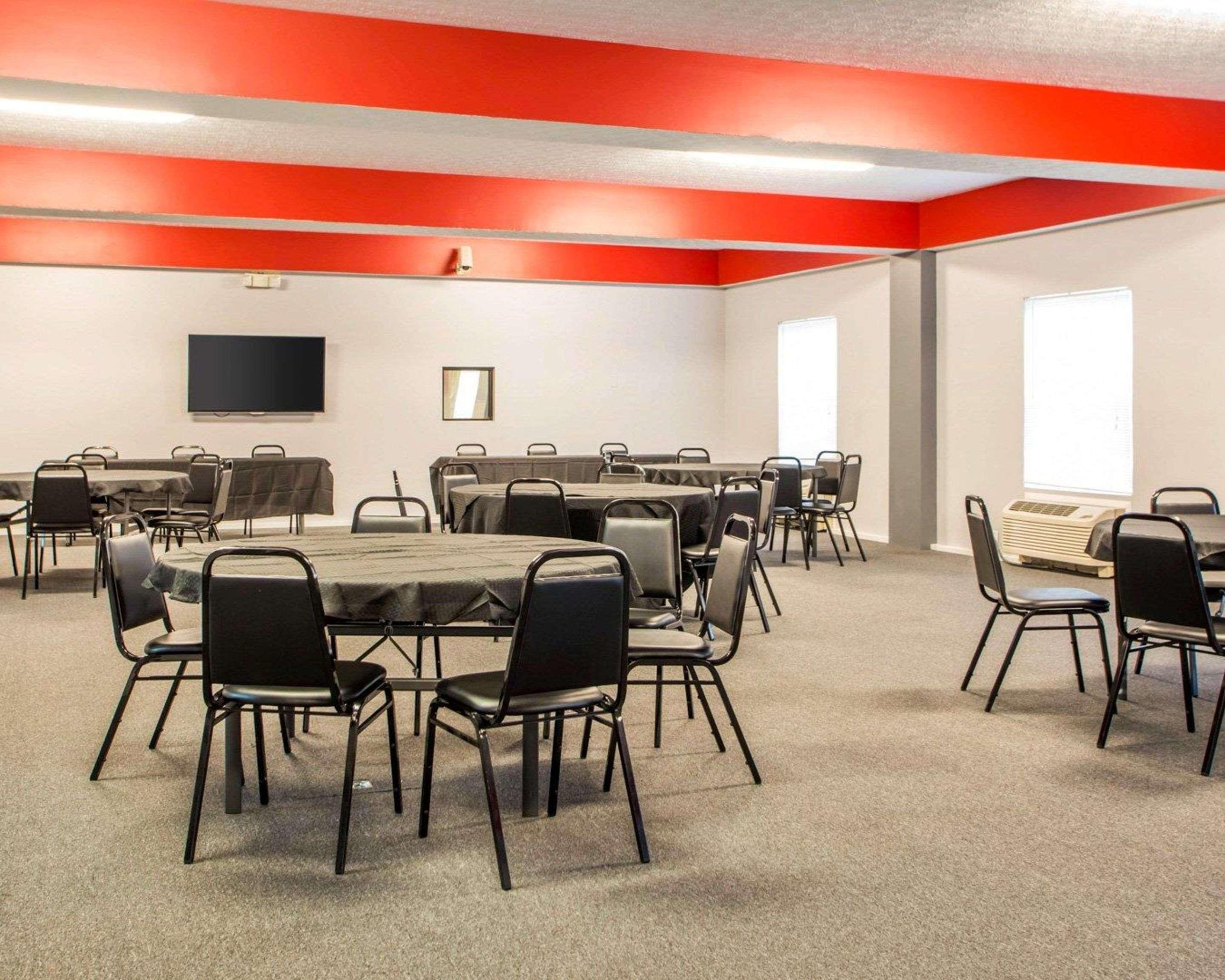 Quality Inn & Suites South-Obetz Bagian luar foto