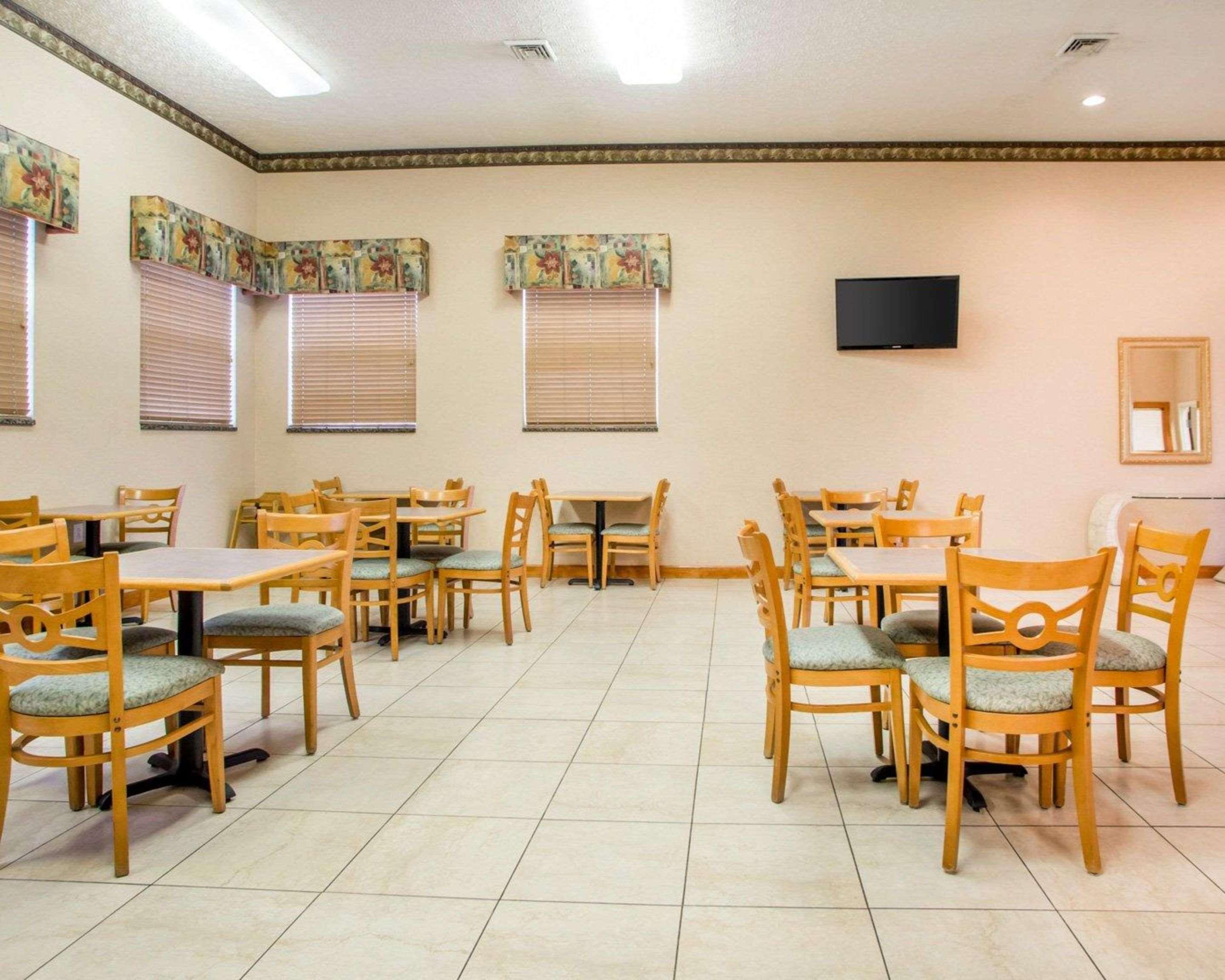 Quality Inn & Suites South-Obetz Bagian luar foto