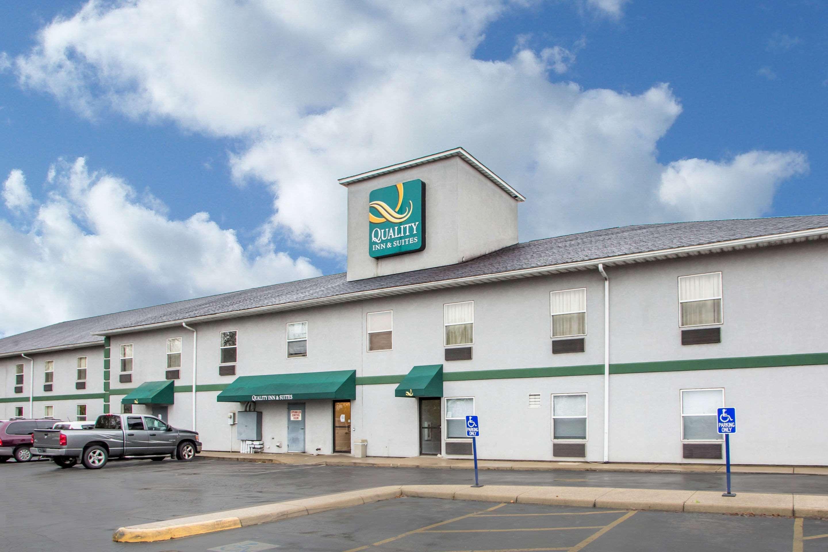 Quality Inn & Suites South-Obetz Bagian luar foto