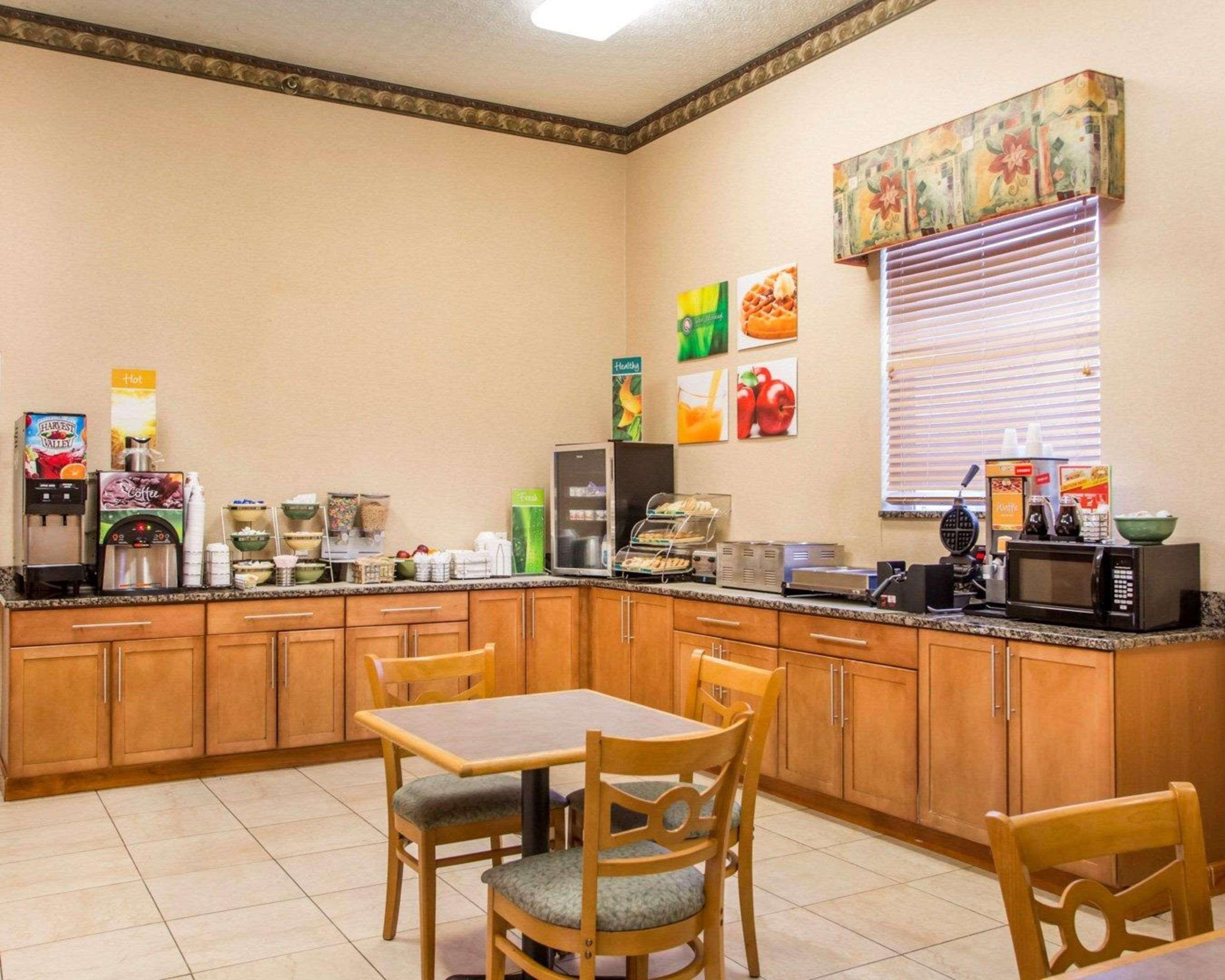 Quality Inn & Suites South-Obetz Bagian luar foto