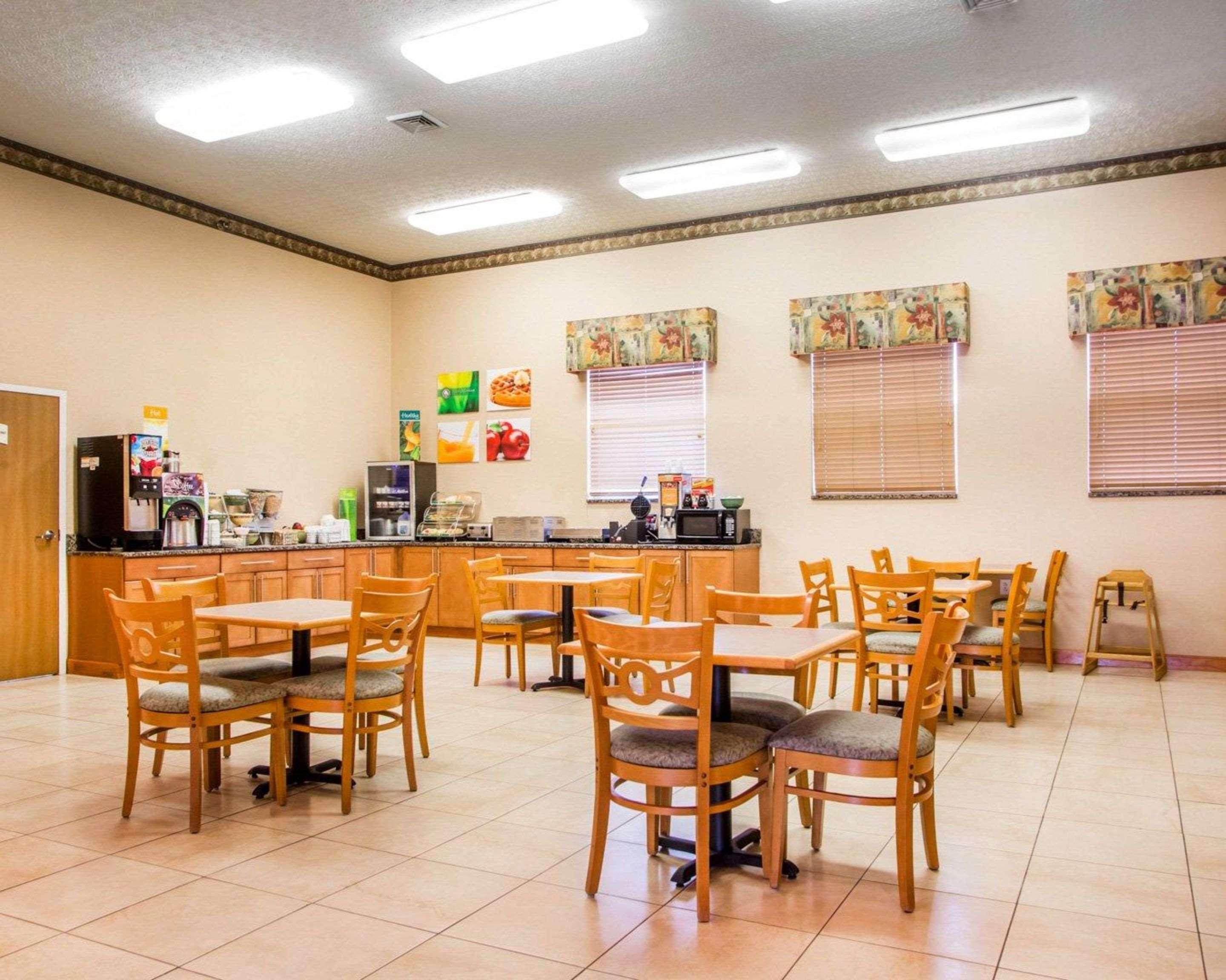 Quality Inn & Suites South-Obetz Bagian luar foto