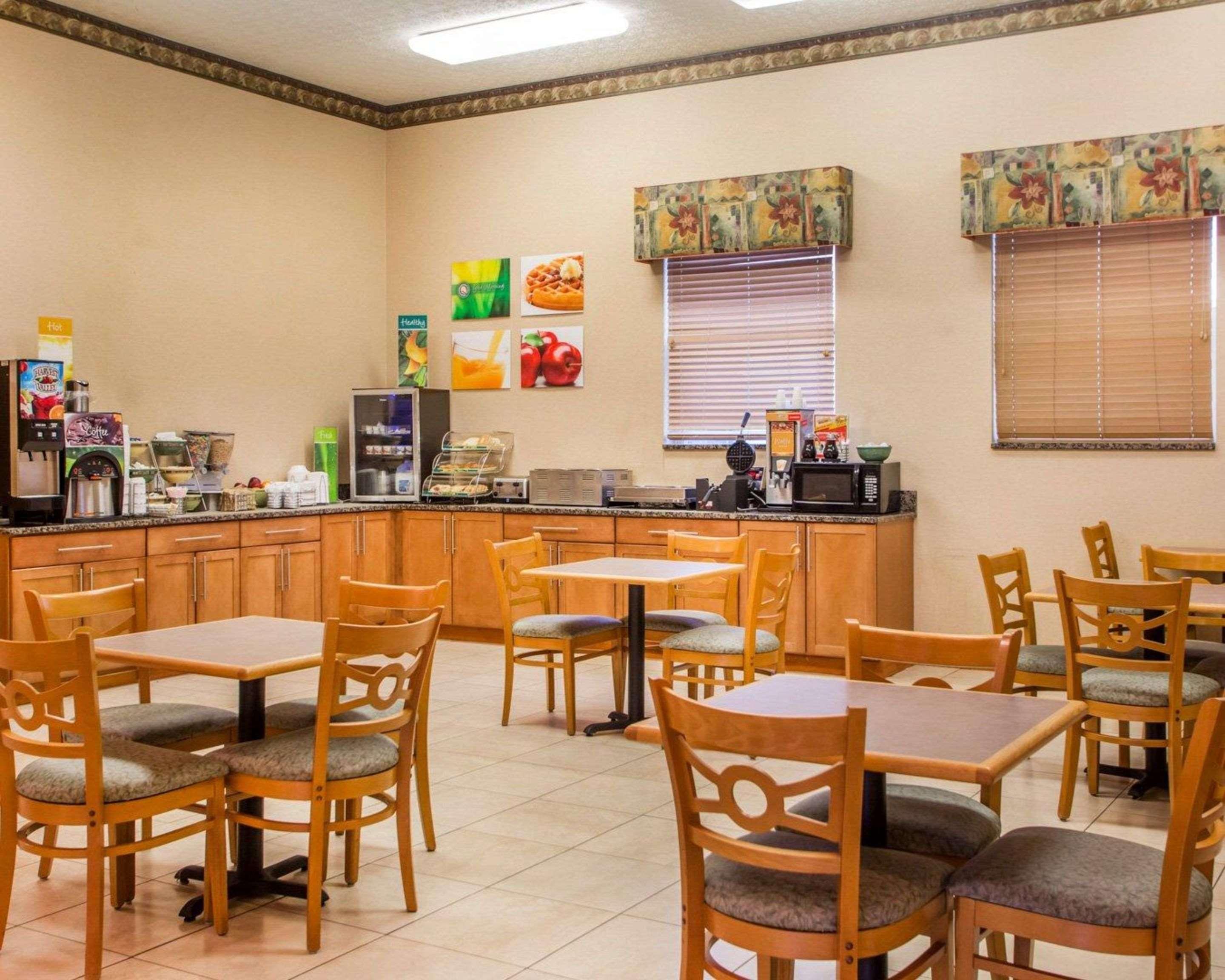 Quality Inn & Suites South-Obetz Bagian luar foto