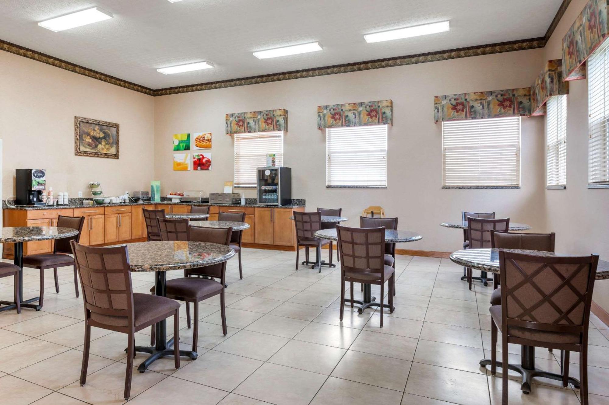 Quality Inn & Suites South-Obetz Bagian luar foto