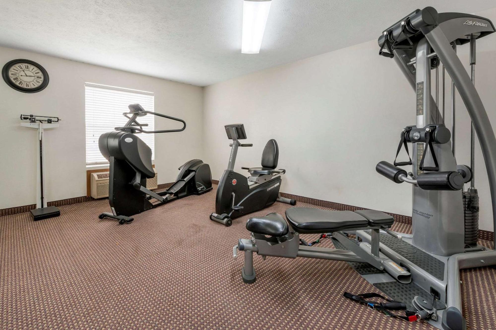 Quality Inn & Suites South-Obetz Bagian luar foto