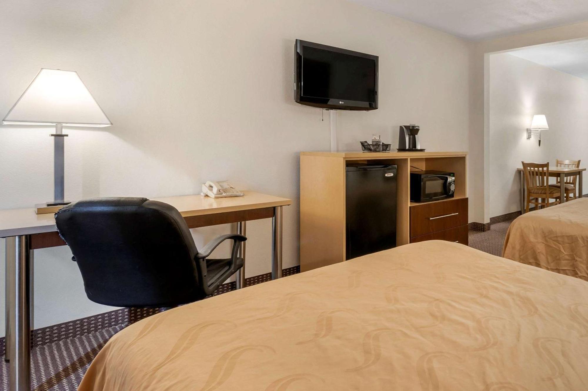 Quality Inn & Suites South-Obetz Bagian luar foto