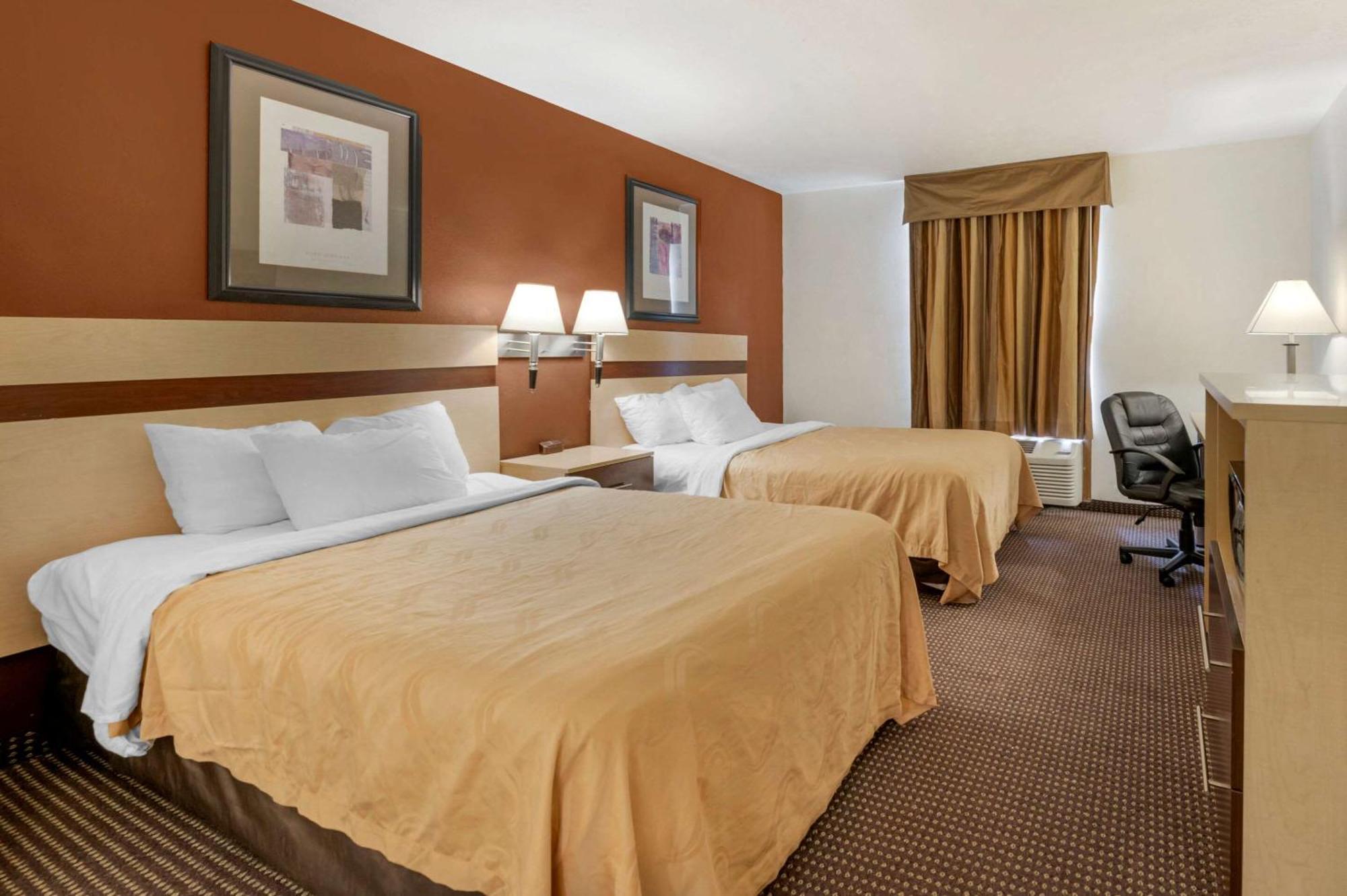 Quality Inn & Suites South-Obetz Bagian luar foto