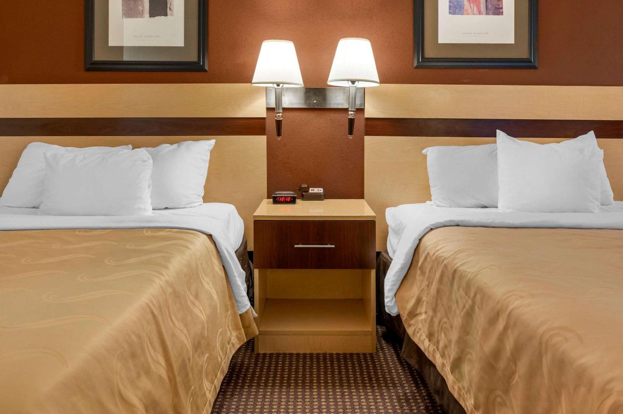 Quality Inn & Suites South-Obetz Bagian luar foto