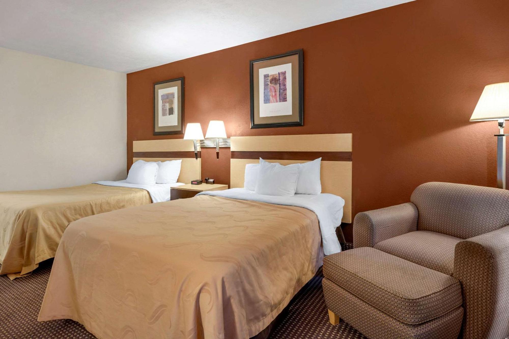 Quality Inn & Suites South-Obetz Bagian luar foto