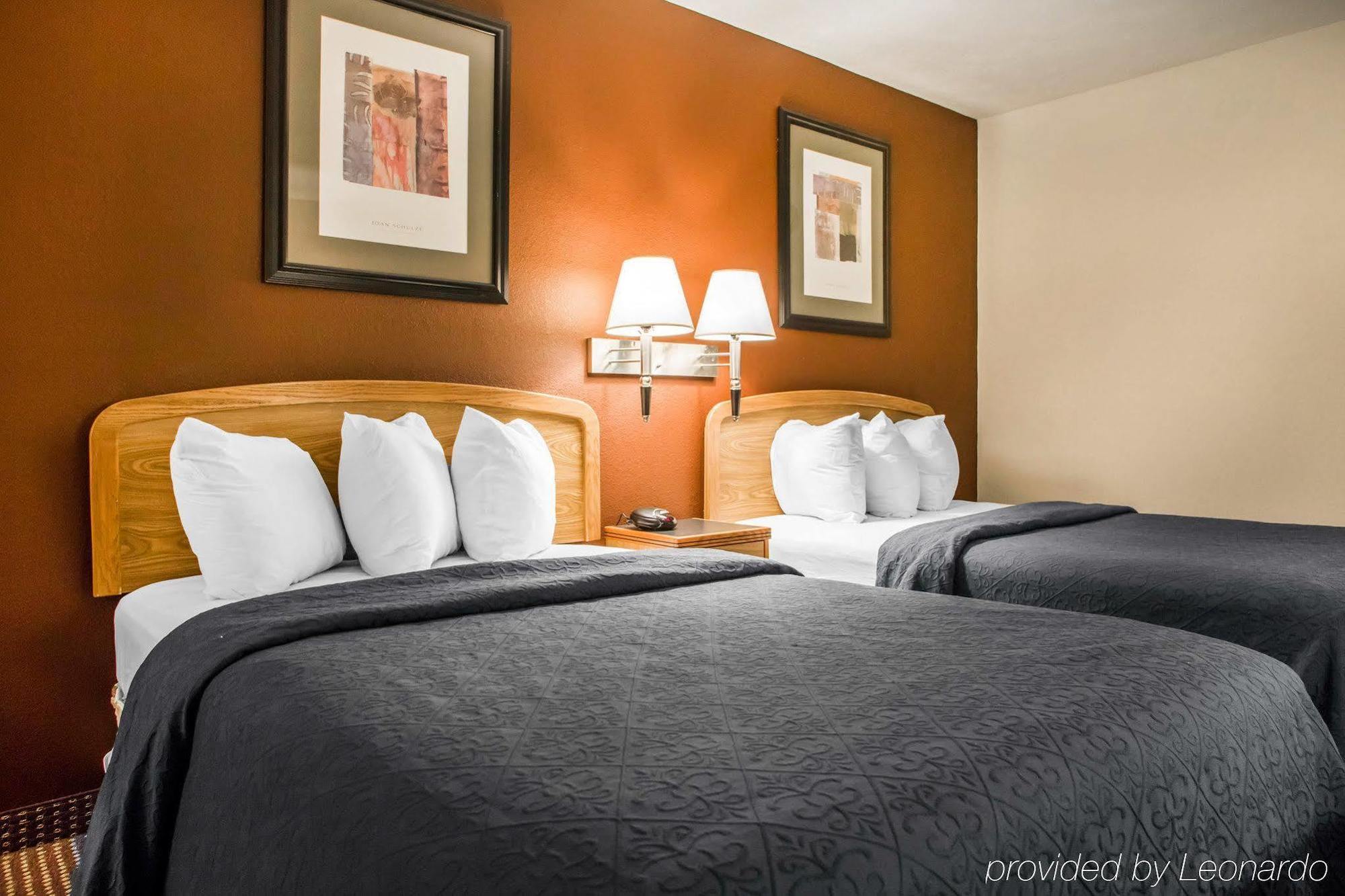 Quality Inn & Suites South-Obetz Bagian luar foto