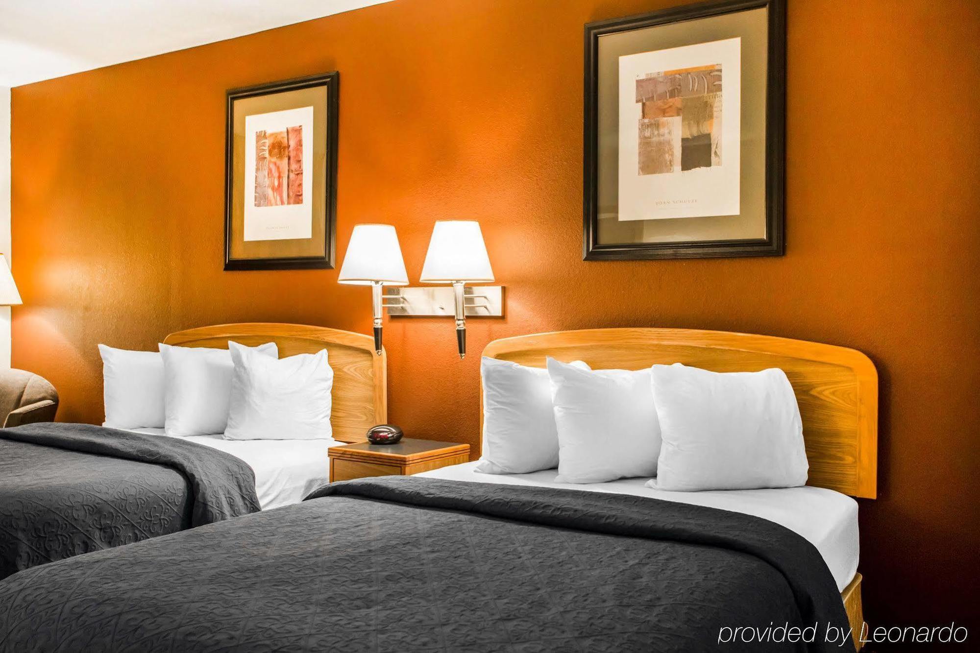 Quality Inn & Suites South-Obetz Bagian luar foto