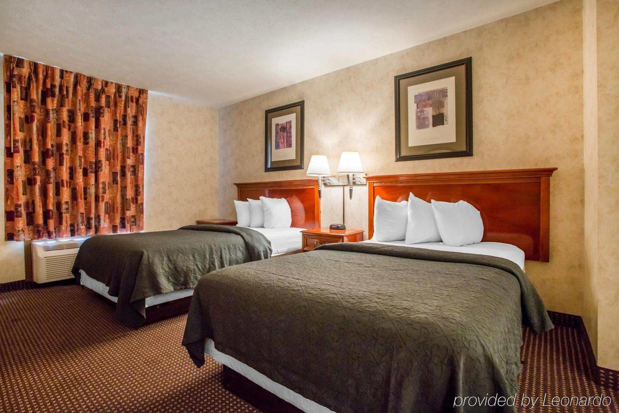 Quality Inn & Suites South-Obetz Bagian luar foto